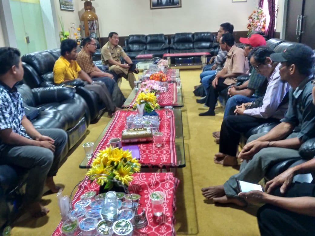 Petani Plasma Silaturahmi Dengan Wakil Bupati Sintang, Keluhkan PT BTN, SML dan MSP