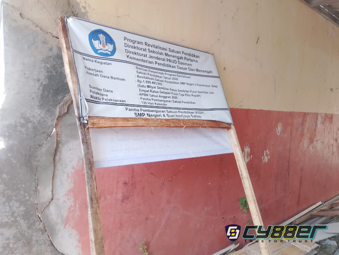 Proyek Revitalisasi SMPN 4 Sumberjaya Satap Selilai Hampir 2 Miliar, Tampak Tak Ada Pengawasan. Papan Informasi, Tak Dipasang Sebagaimana Mestinya