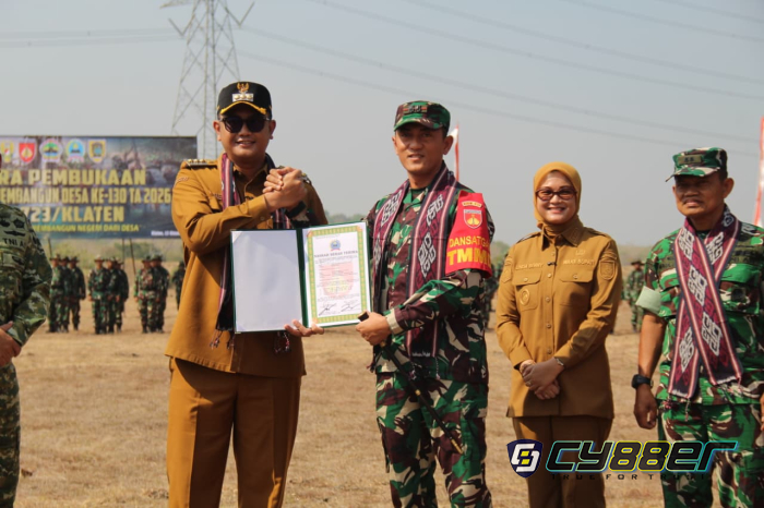 Bupati Klaten Serahkan Berita Acara kepada Dandim, TMMD Reguler ke-130 Resmi Berjalan