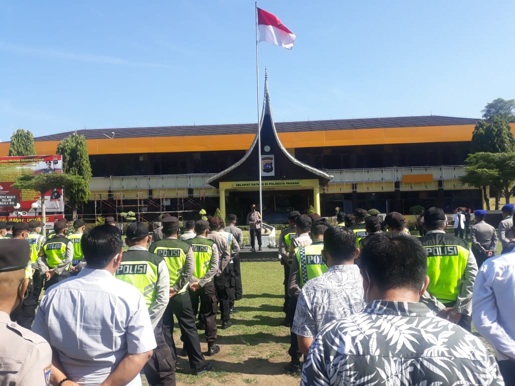 Kabag Ops Polresta Padang Persiapkan Personel untuk Mengamankan Demo di Kantor Gubernur