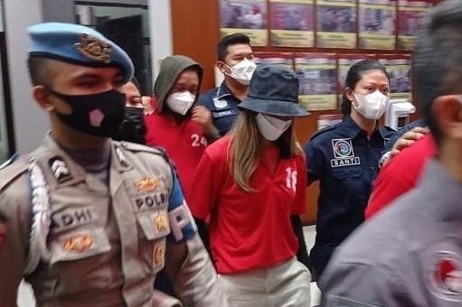 Polisi Sebut, Nia Ramdhani dan Suaminya Konsumsi Sabu Sejak 5 Bulan Lalu