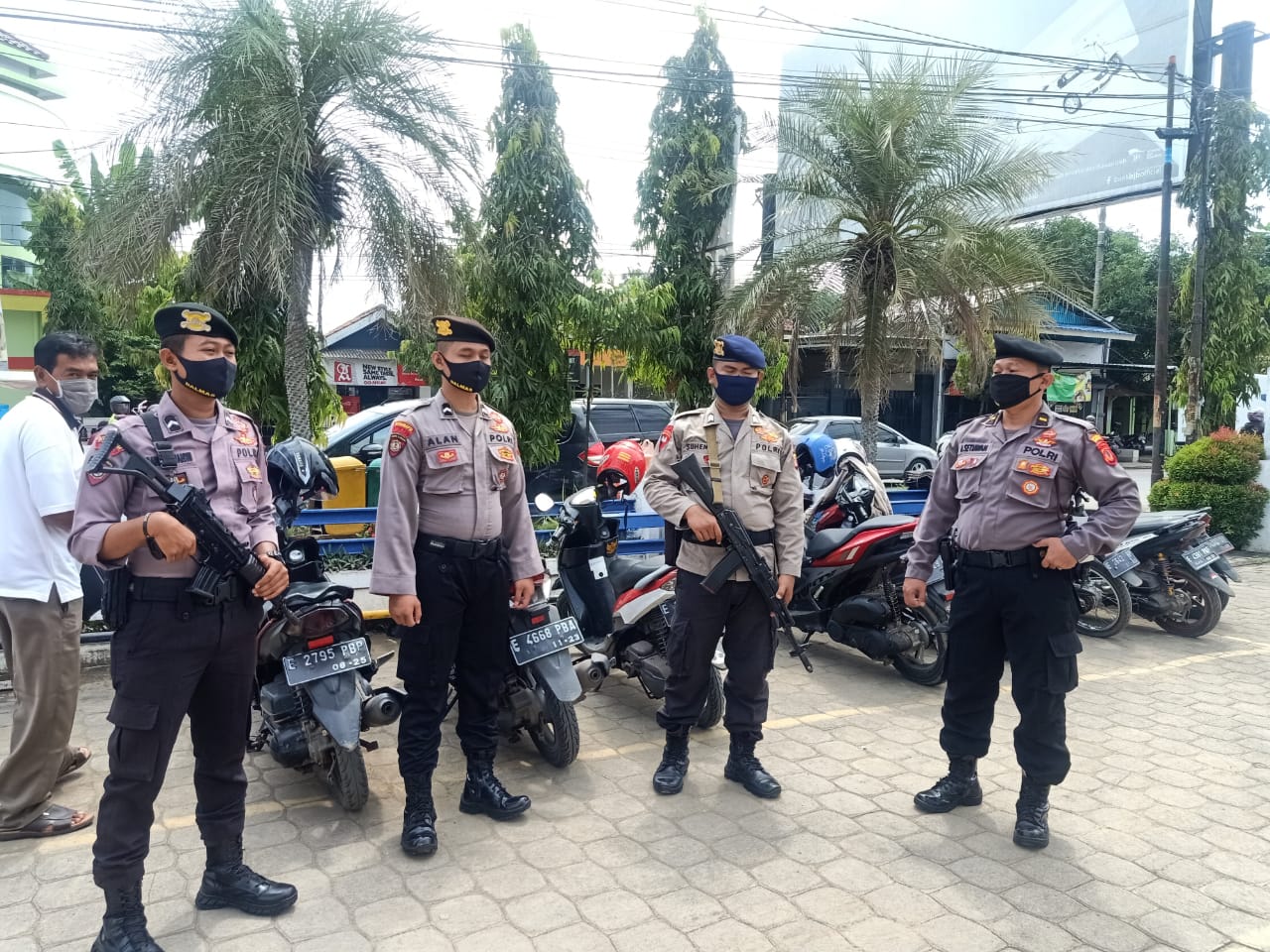 Antisipasi C3, Anggota Dalmas Polres Indramayu Laksanakan Patroli Dialogis