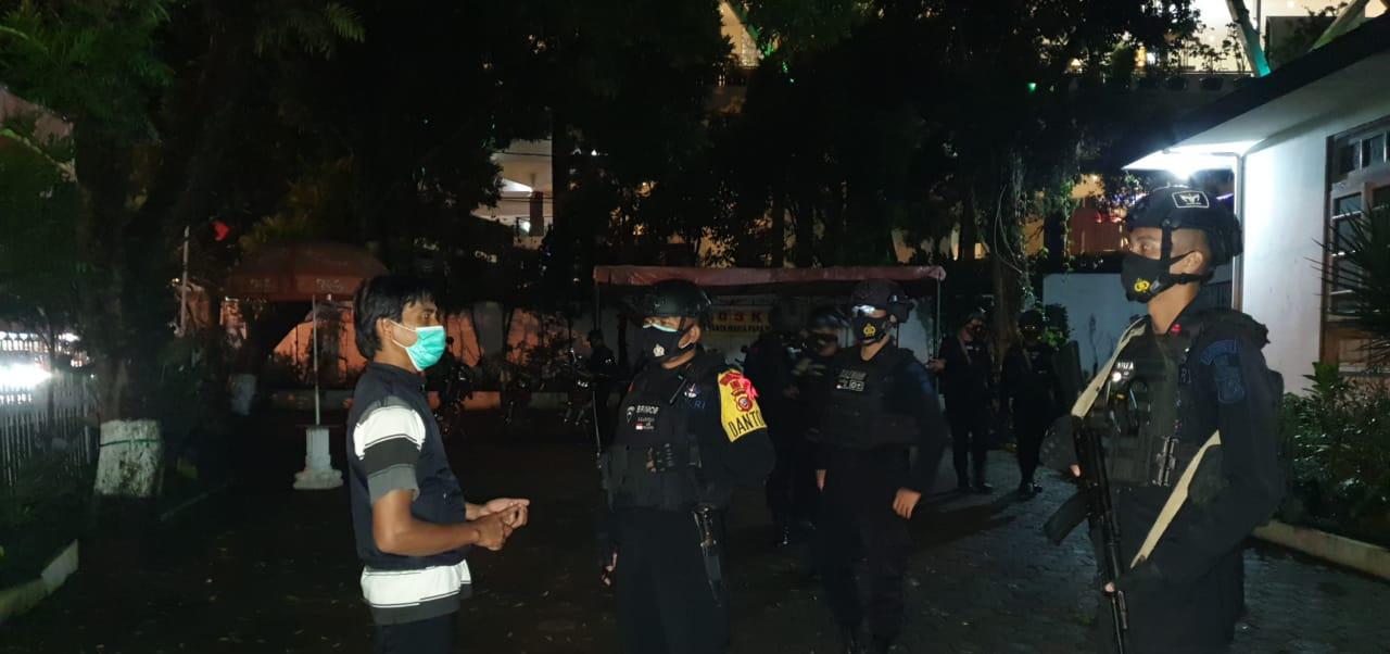 Sat Brimob Polda Jabar Gelar Patroli Dini Hari ke Tempat Ibadah
