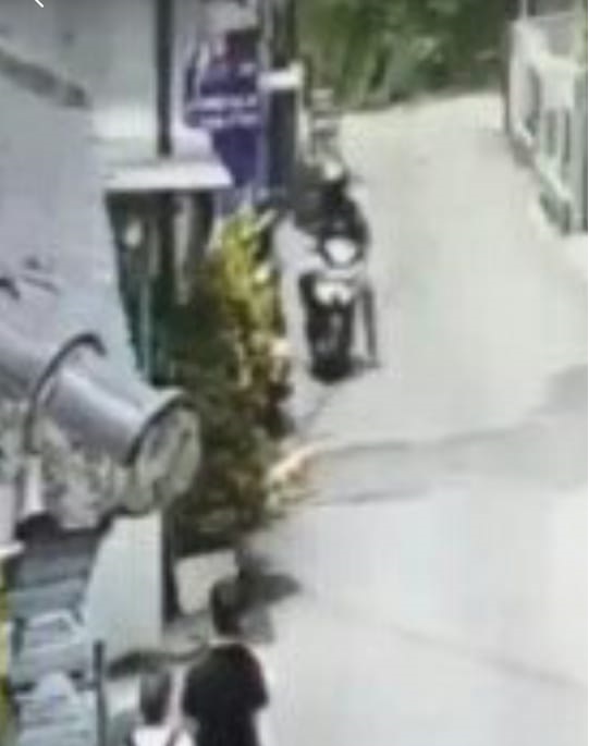 Viral Video Penjambretan Hingga Korbannya Terseret Motor Pelaku