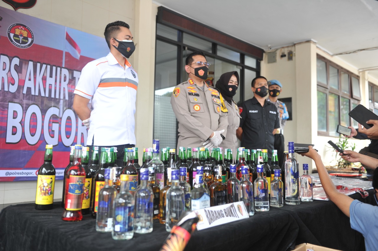 Polres Bogor Polda Jabar Gelar konferensi Pers Akhir Tahun 2020 Berbagai Kasus Berhasil di Ungkap
