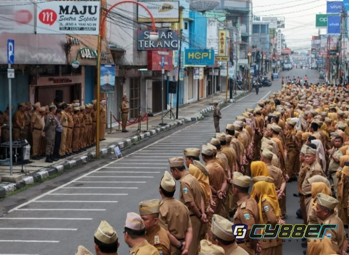 Dalam Penyegaran , Pemkab Garut Gelar Apel Gabungan di Kawasan Pengkolan Garut