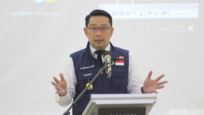 Ridwan Kamil : Tinggal Kabupaten Bekasi dan Kota Cirebon Yang Zona Merah