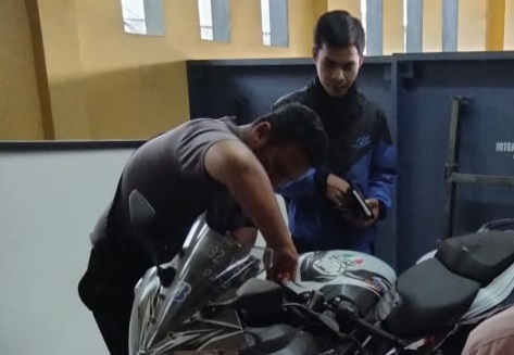 Sempat Diamankan Setelah Lama Terparkir, Polisi Pameungpeuk Serahkan Motor ke Pemilik