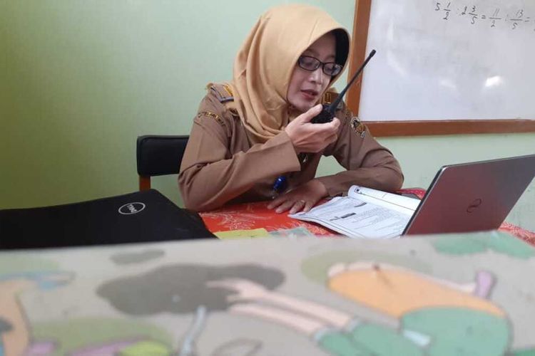 Pembelajaran Daring Pakai HT, Orangtua Siswa Tidak Perlu Membeli Kuota Internet