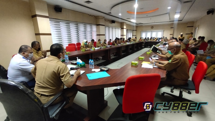 Rapat Teknis Pelaksanaan APBD 2021 dan RKPD 2022 di Kantor Bupati Inhu