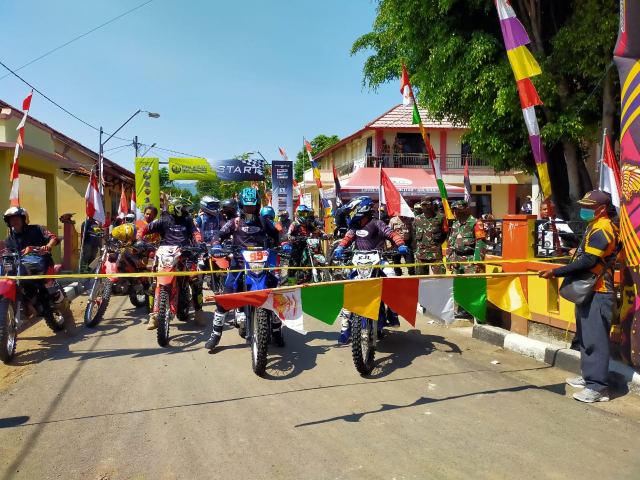Dandim 0615 dan Kapolres Kuningan Hadiri Baksos Bersama Club Motor