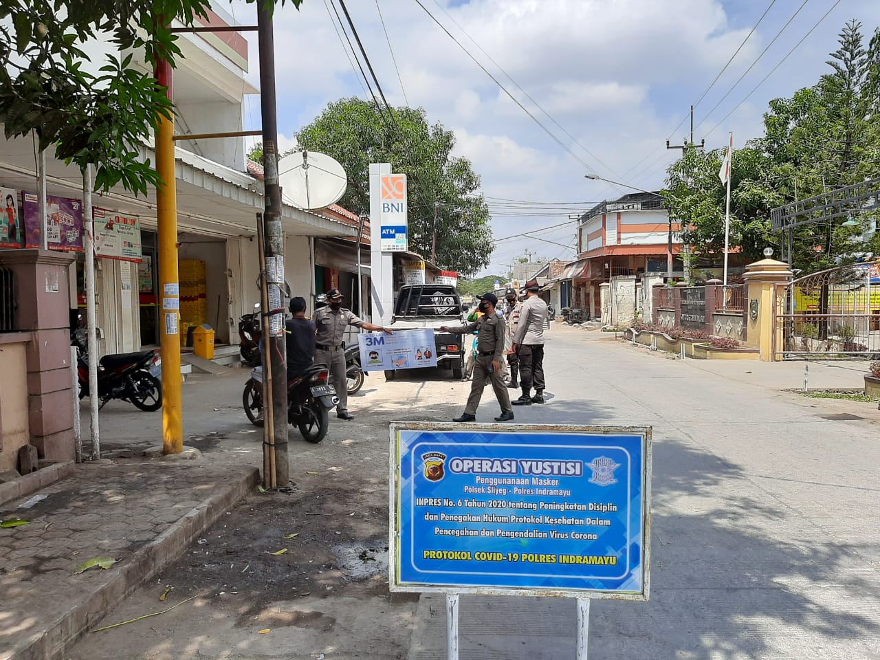 Giat Rutin Oprasi Yustisi Tiga Pilar Mengelar Patroli Penertiban Masker Jalan Raya Sliyeg