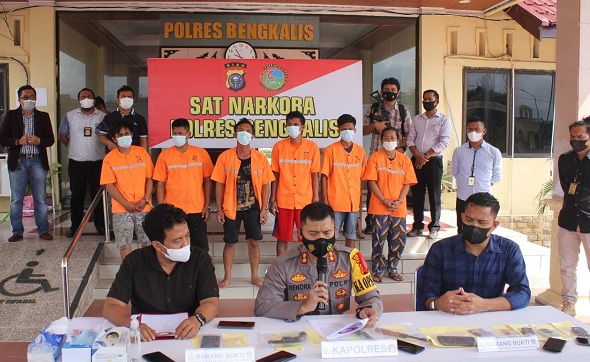 Kapolres Bengkalis Berhasil Meringkus Pelaku Narkoba dan Senjata Api