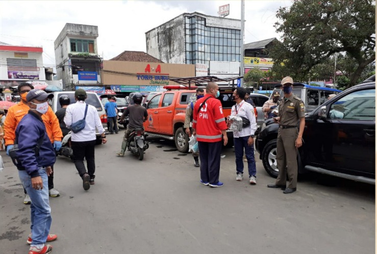 Polsek Sumedang Utara dan BPBD Propinsi Jawa Barat Bagikankan Masker