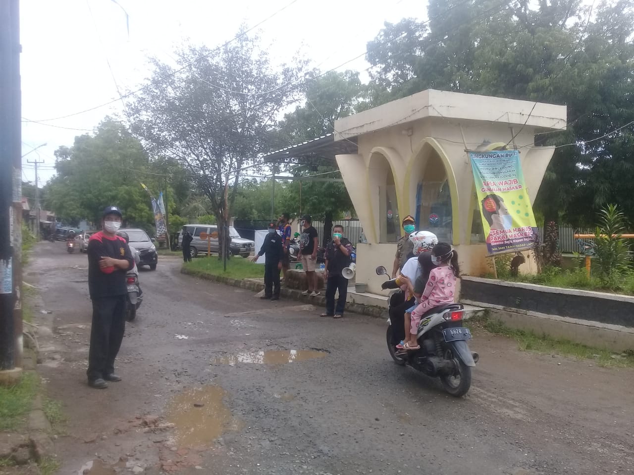 Operasi Yustisi Penegakan Disiplin Menggunakan Masker Di Perumahan Bumi Jaya Indah 