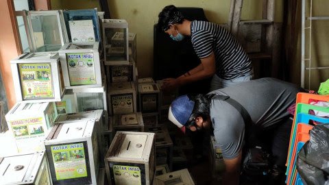Densus Anti Teror Amankan Ratusan Kotak Amal di Belawan Medan