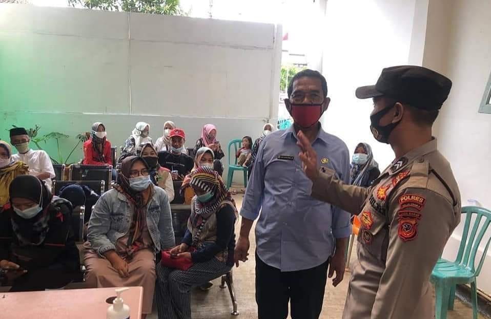 Bhabinkamtibmas Polres Majalengka Monitoring Vaksinasi