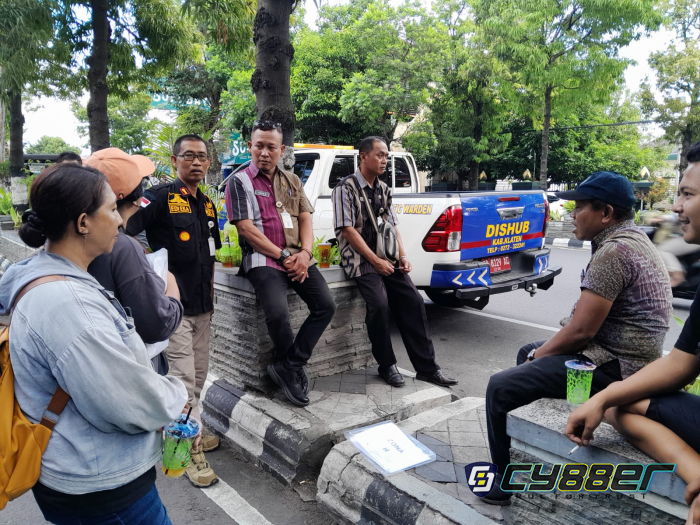 Dishub, Satpol PP, dan Pedagang Lakukan Penataan Tempat Dagang untuk CFD di Jalan Pemuda Klaten