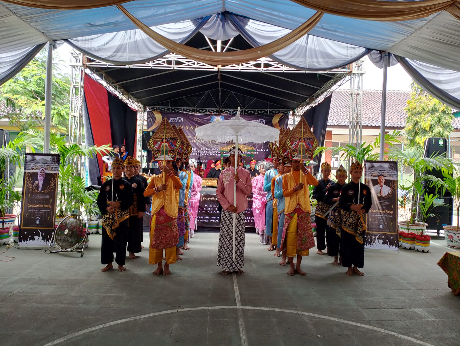 Graduation 256 SMPN 1 Kasokandel Tahun 2023-2024, Sukses dan Berjalan dengan Penuh Hikmah 