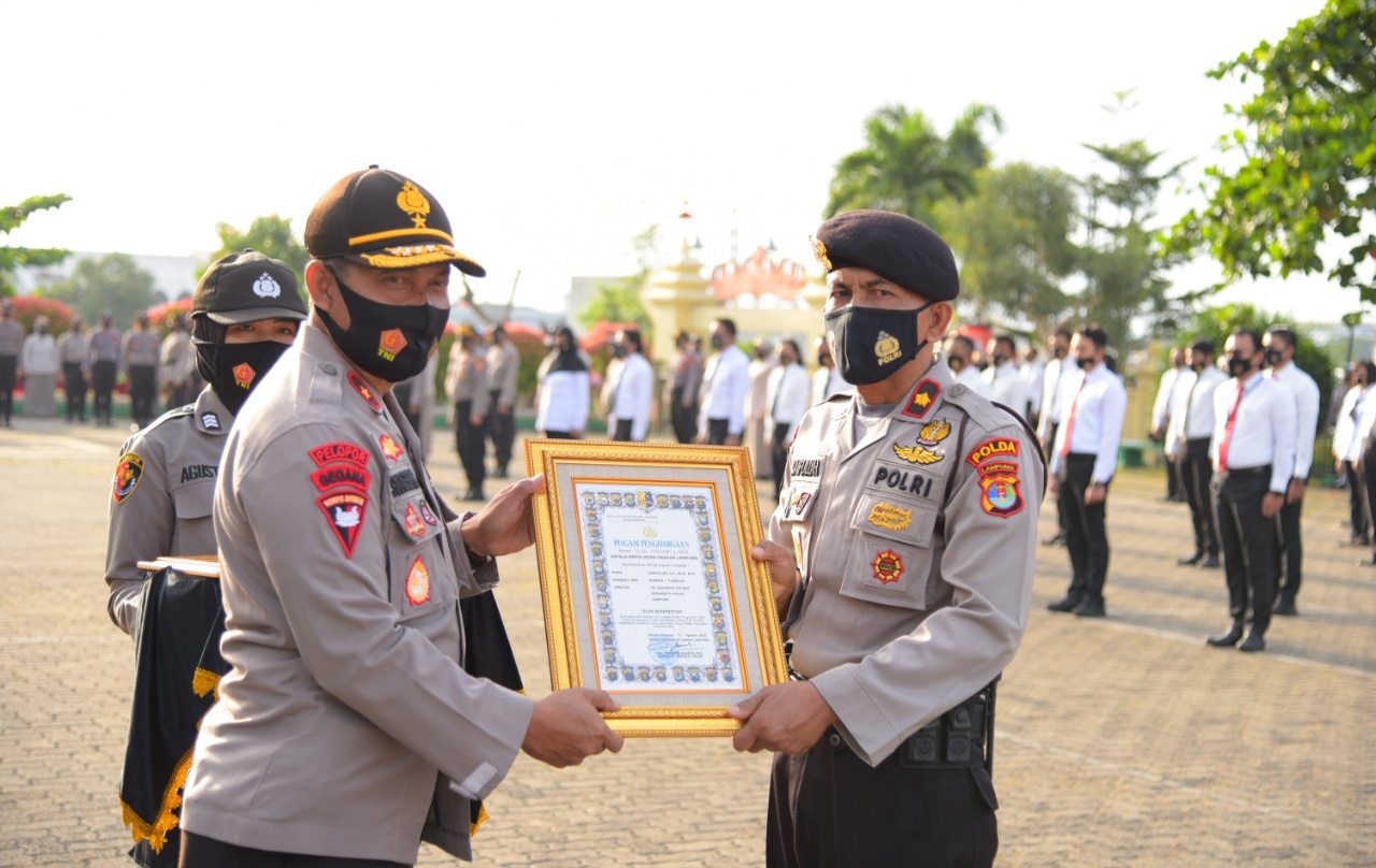 8 Personil Anggota Polri Tanggamus Berprestasi Menerima Penghargaan Polda Lampung