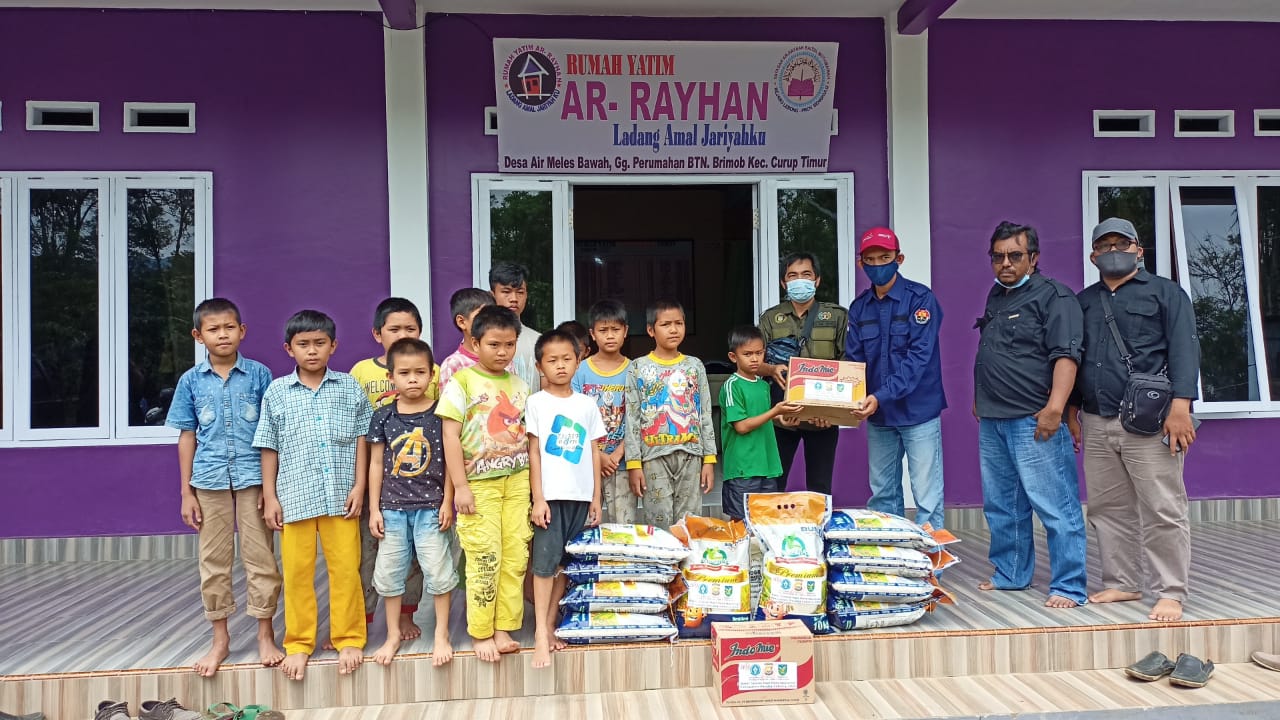 Peringati Hari Pers Nasional, FJRL Bagikan 1,3 ton Beras Bantuan