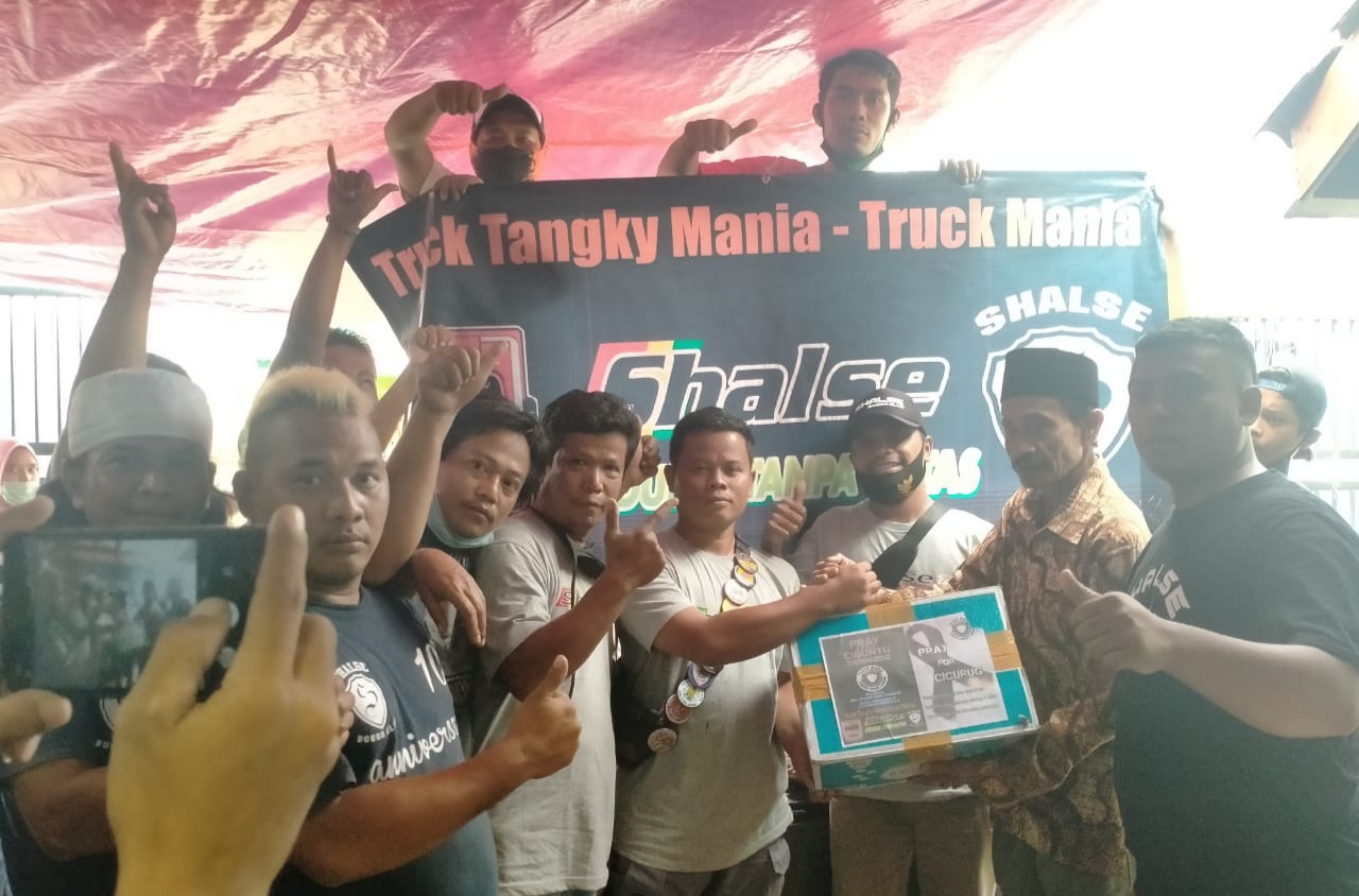 Komunitas Truck Tangky Shalse Berikan Bantuan Pada Korban Banjir Bandang di Cibantar Sukabumi