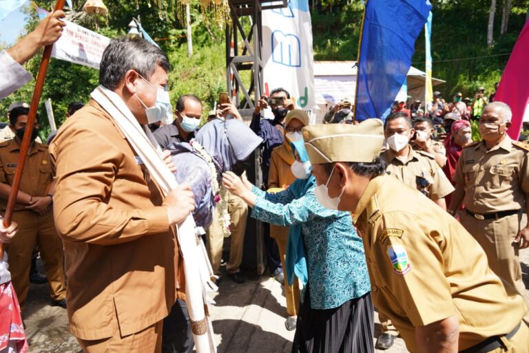 Bupati Garut Lakukan Kunjungan ke Desa Hegarmanah Bungbulang Sambut Tim Penilai Lomba Desa Tingkat Jabar