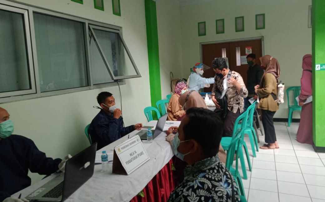 Puskemas Cigombong Bogor Kembali Gelar Vaksinasi, Kini Giliran Guru SLTA dan SMK