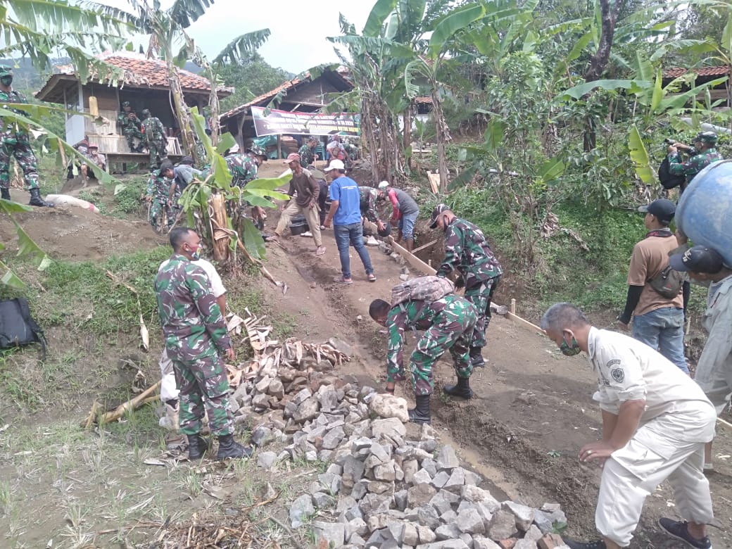 Satkowil Kodim 0615/Kuningan Gelar Karya Bakti TNI Semester  II Tahun 2020