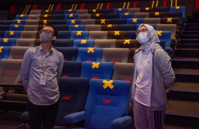 Bupati Purwakarta Cek Persiapan Pengelola Bioskop dalam Menerapkan Prokes