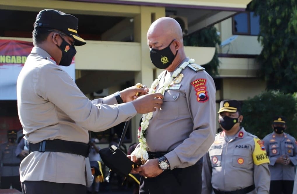 Kejutan Mengharukan Saat Pelepasan Purna Tugas AKBP Gede Ngurah Simatupang