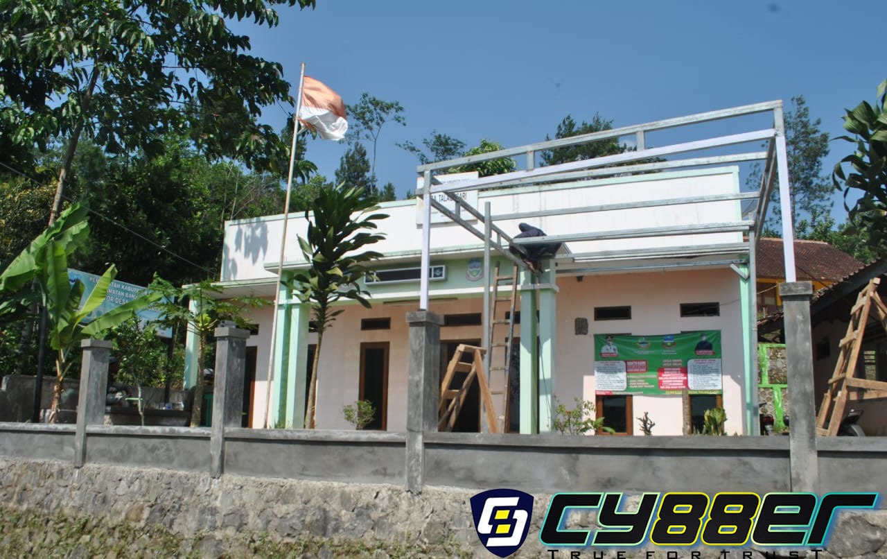 Pemerintah Desa Talagasari Kecamatan Banjarwangi Rehab  Kantor dan Halaman Dalam Optimalkan Pelayanan 