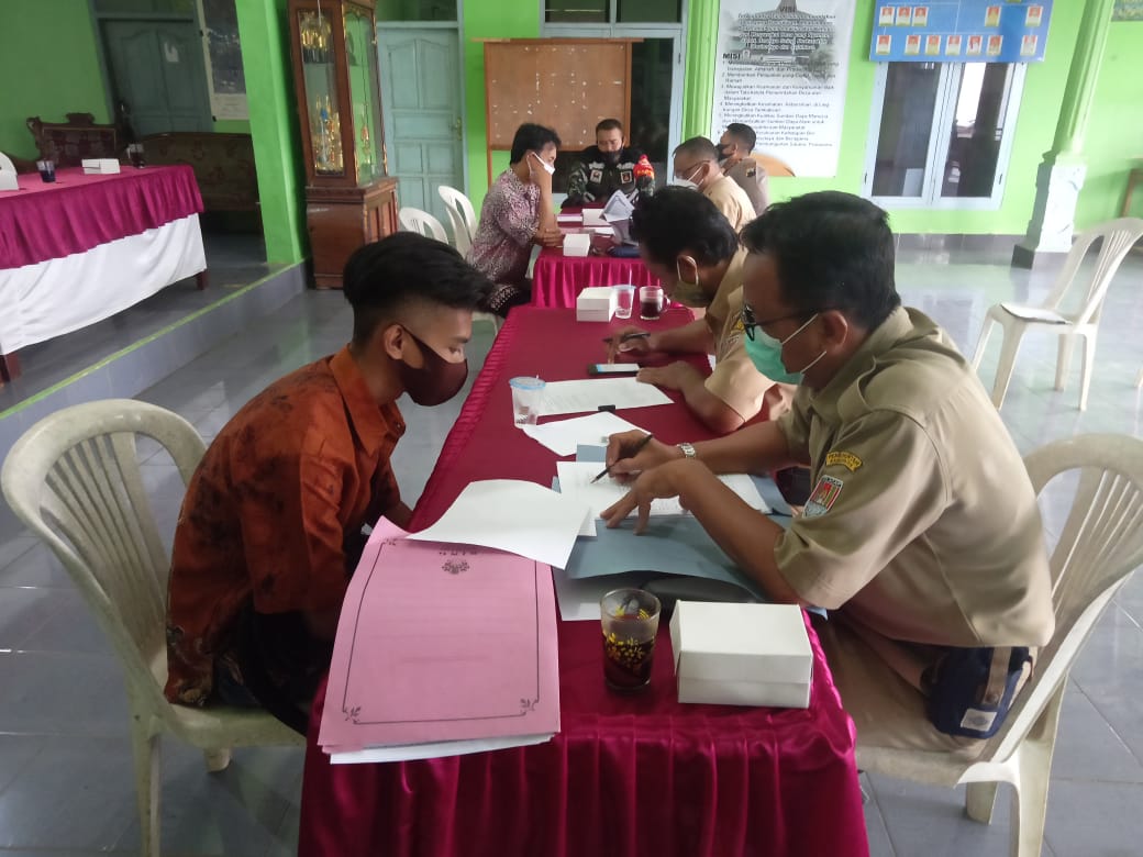 Penelitian Berkas Bakal Calon Perangkat Desa Unsur Kewilayahan Kadus Tambleg