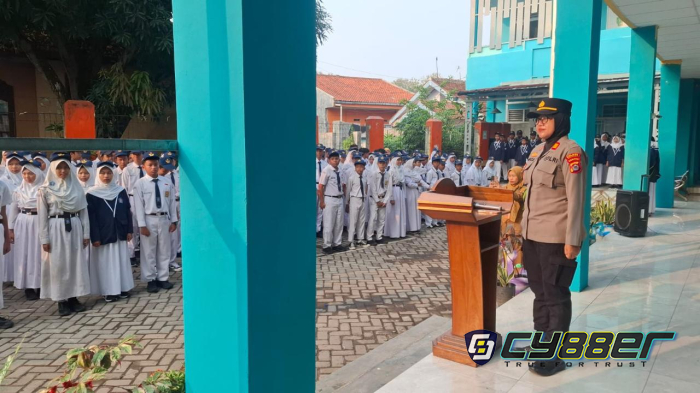 Kapolsek Cilegon Edukasi Siswa SMPN 13 tentang Bahaya Narkoba dan Geng Motor