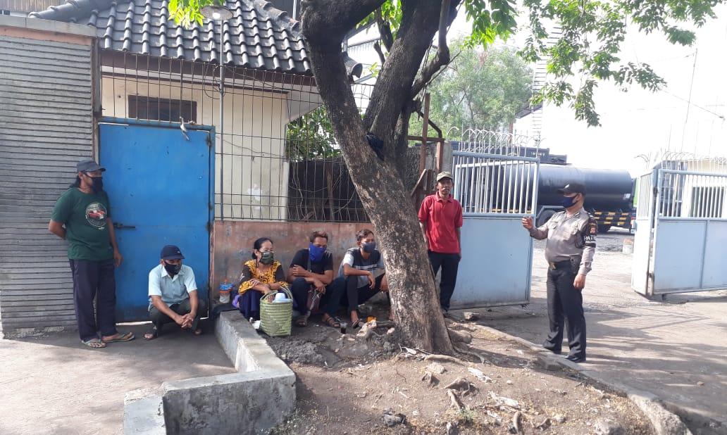 Personel Polres Cirebon Kota Blusukan ke Perkampungan, Sosialisasikan 3M
