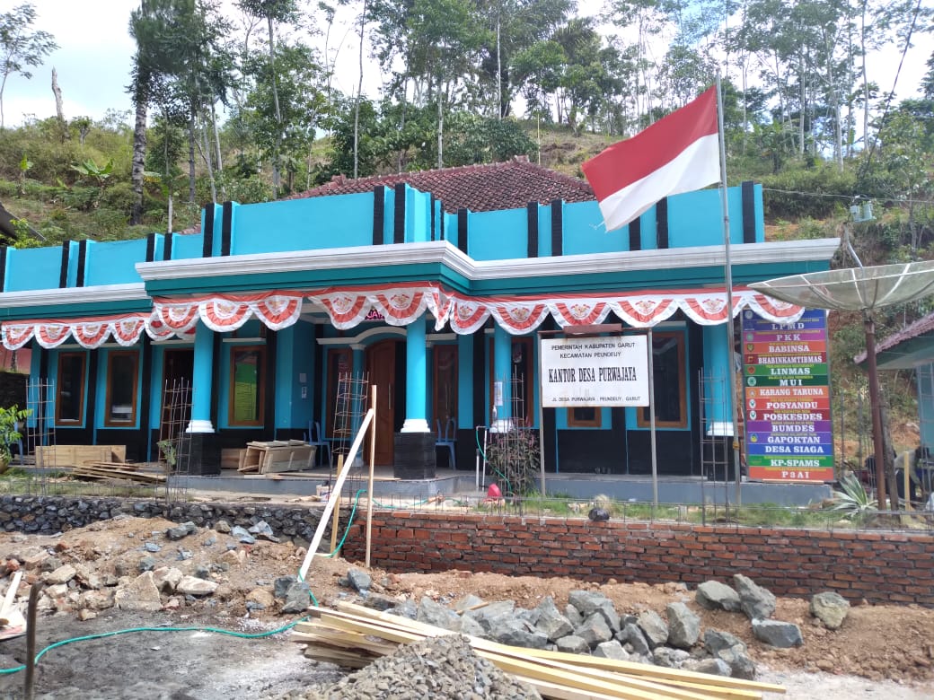 Pemdes Purwajaya Peundeuy Realisasikan Dana IP Tahun 2020 Rehab Kantor Desa