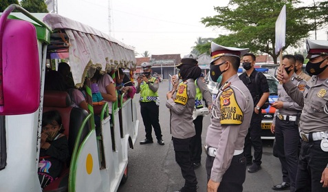 Kapolres Banjar Polda Jabar Tegur Pemilik dan Penumpang Odong-Odong di Langensari, Ini Alasannya