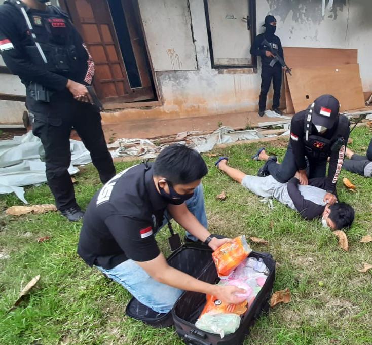 Polisi Ringkus Tiga Kurir dan Sita Satu Koper Berisi Narkoba