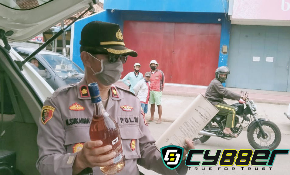 Puluhan Miras Beralkohol Tinggi Berhasil di Sita Jajaran Polsek Jatibarang