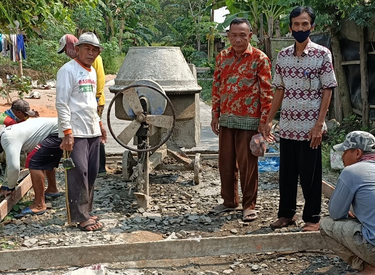 Dana Desa Tahap Awal, Pemdes Sinar Pasmah Beton Jalan