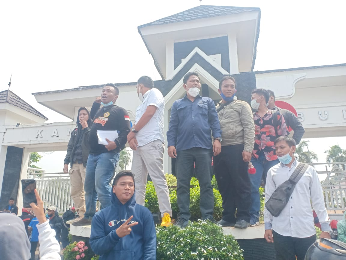 Afrizal Desak Komisi IV DPRD Buat Rekomendasi Untuk Bupati Karawang, Agar Segera Berikan Sanksi Kepada HI Syaker Disnakertrans