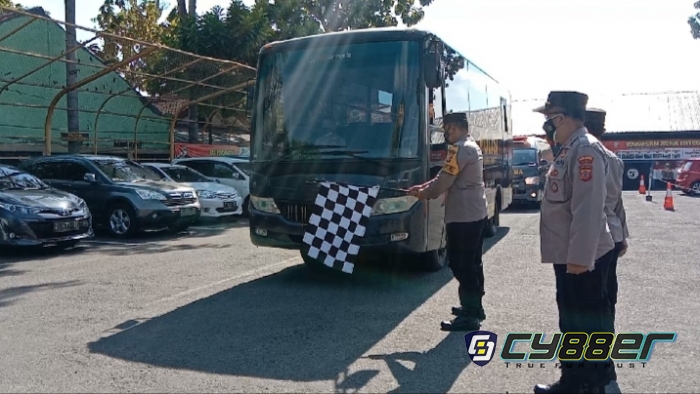 Polres Garut Launching Gerai Vaksin Keliling TNI-POLRI 