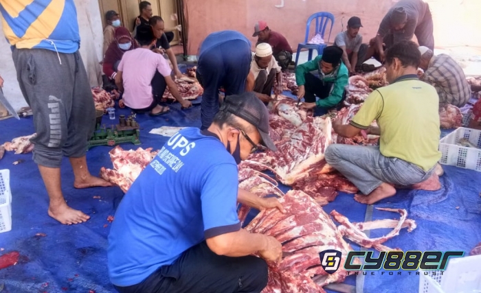 Panitia RW 26, Kelurahan Kota Kulon, Sembelih Hewan Qurban Sapi dan Kambing