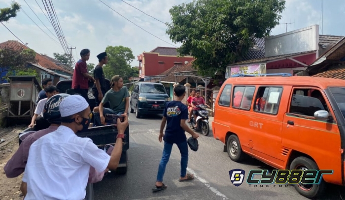 Kedai Ayam Tune Up Berbagi Nasi Box 