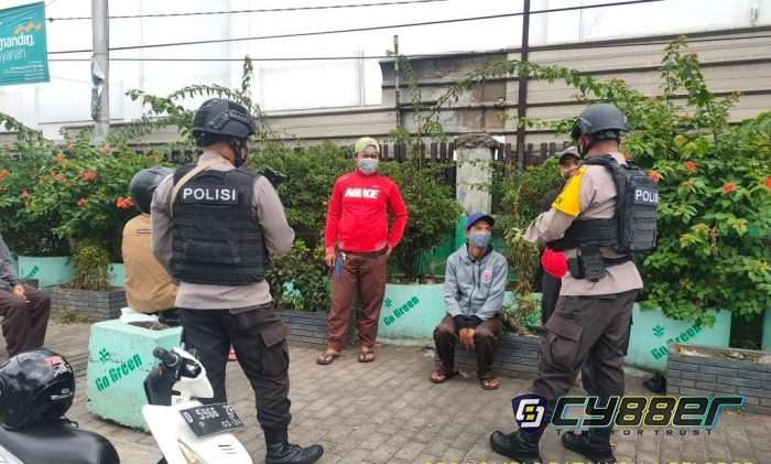 Sat Brimob Polda Jabar Ajak Warga Perketat Prokes Saat Perpanjangan PPKM Darurat