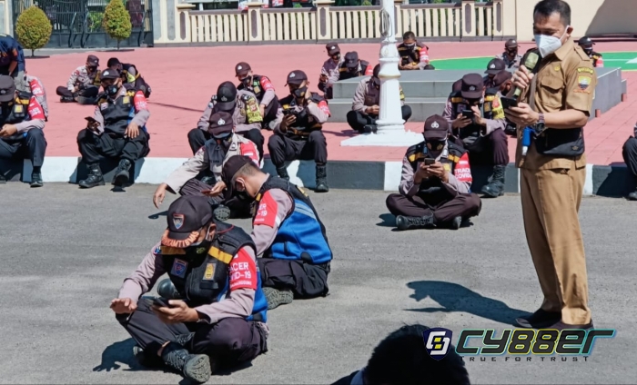 Bekerja Sama dengan Dinkes Polres Sumedang Berikan Pelatihan Tim Tracer dan Aplikasi Silacak 