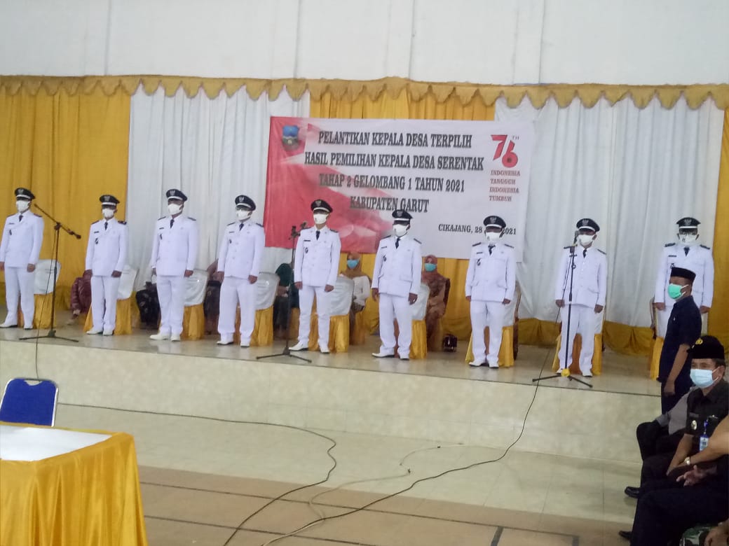 Pelantikan Sembilan Kepala Desa Terpilih oleh Bupati Garut