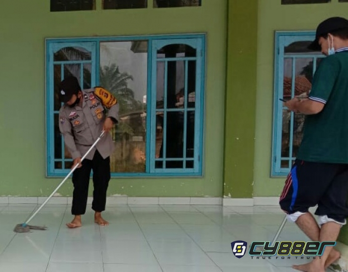 Giat Jumat Barokah Pemdes Tegal Mulyo Bersama Polsek Keluang