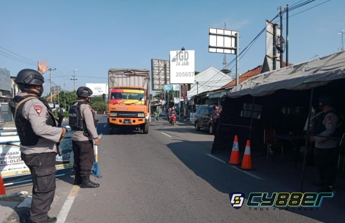 Sat Brimob Polda Jabar Lakukan Pengamanan PPKM Darurat Level 4