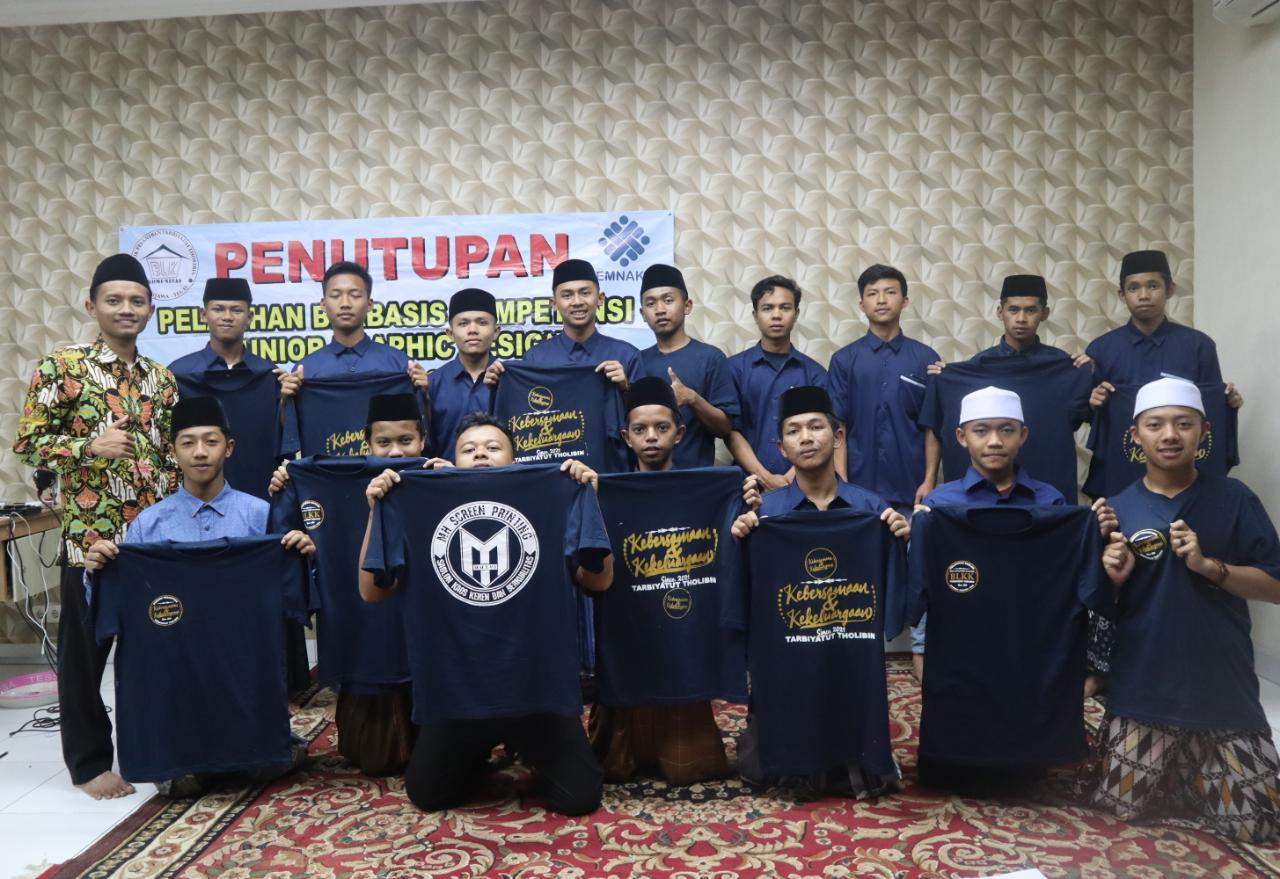 Siswa Madrasah Aliyah Tarbiyatun Kab Tegal Mengikuti Pelatihan Sablon